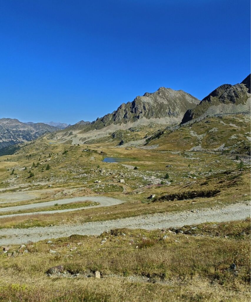 pontebernardo et la routo vue depuis col d ela lombarde