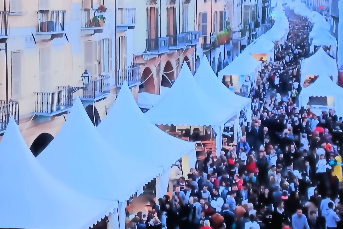 la fête des marrons à Cuneo les stands